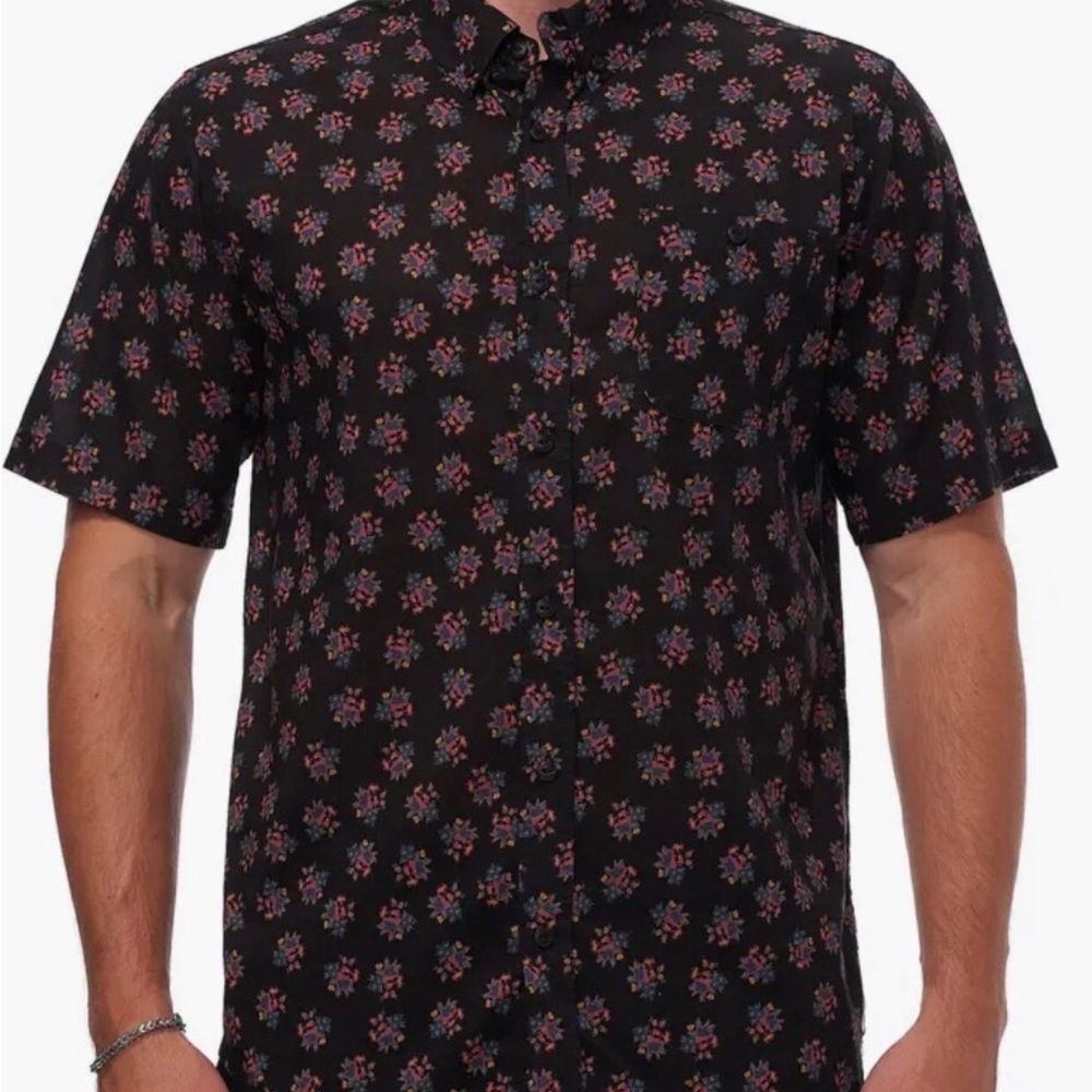 NWT Ezekiel Men’s Short Sleeve Printed Shirt Size Large